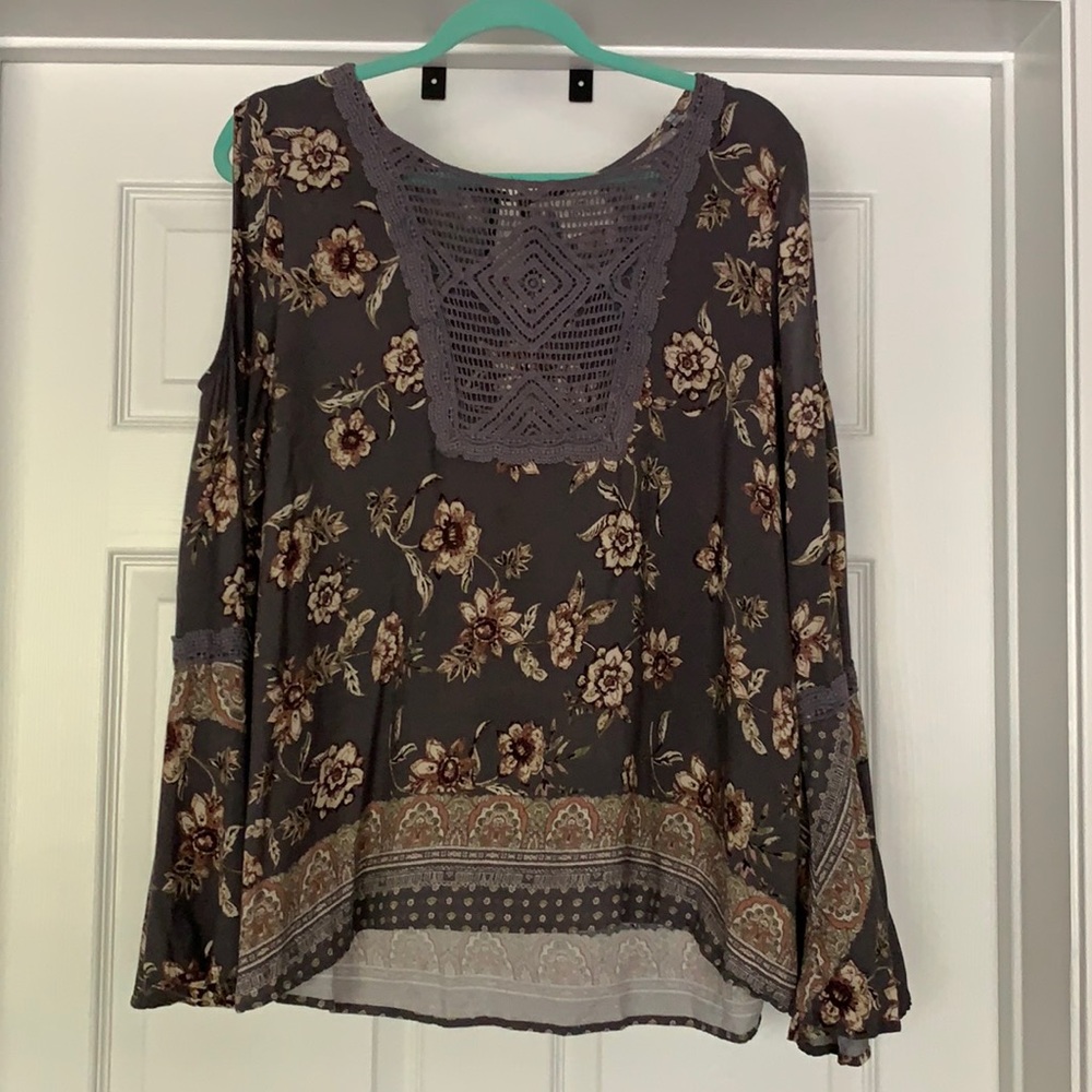 Knox Rose Floral Cold Shoulder Long Sleeve Shirt